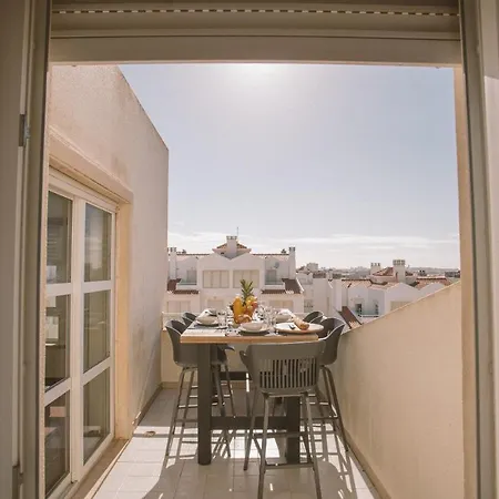 37 - Driftwood Ocean Peniche